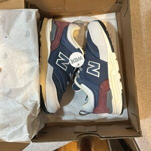 New balance 997H bungee lace 7W toddler sneaker